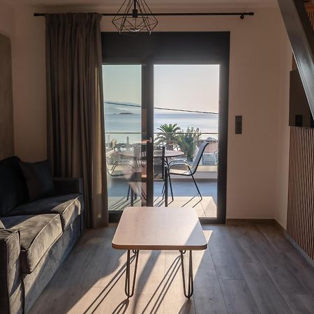 Blue Wave Luxury Suites Nea Iraklitsa Oda fotoğraf