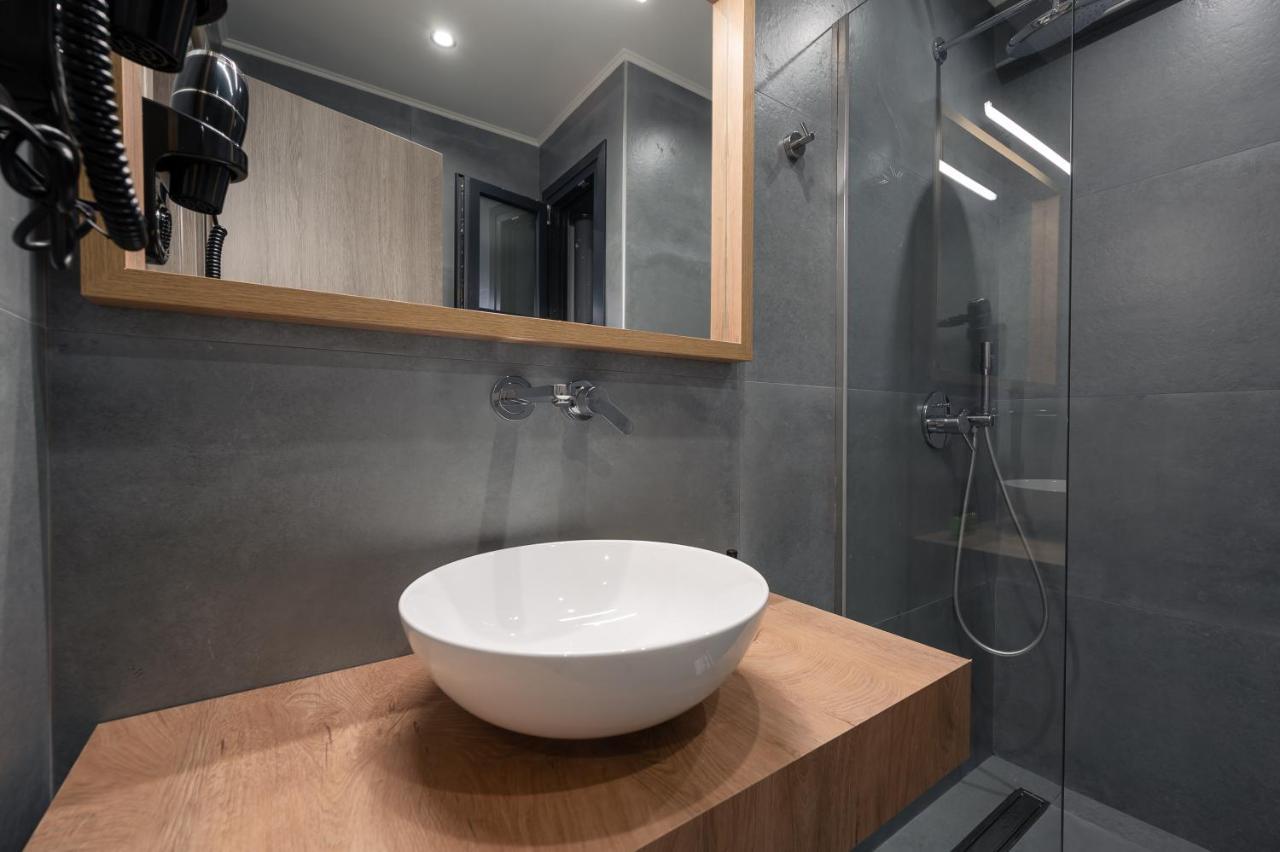 Blue Wave Luxury Suites Nea Iraklitsa Oda fotoğraf