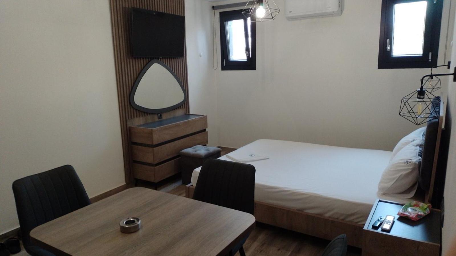 Blue Wave Luxury Suites Nea Iraklitsa Oda fotoğraf